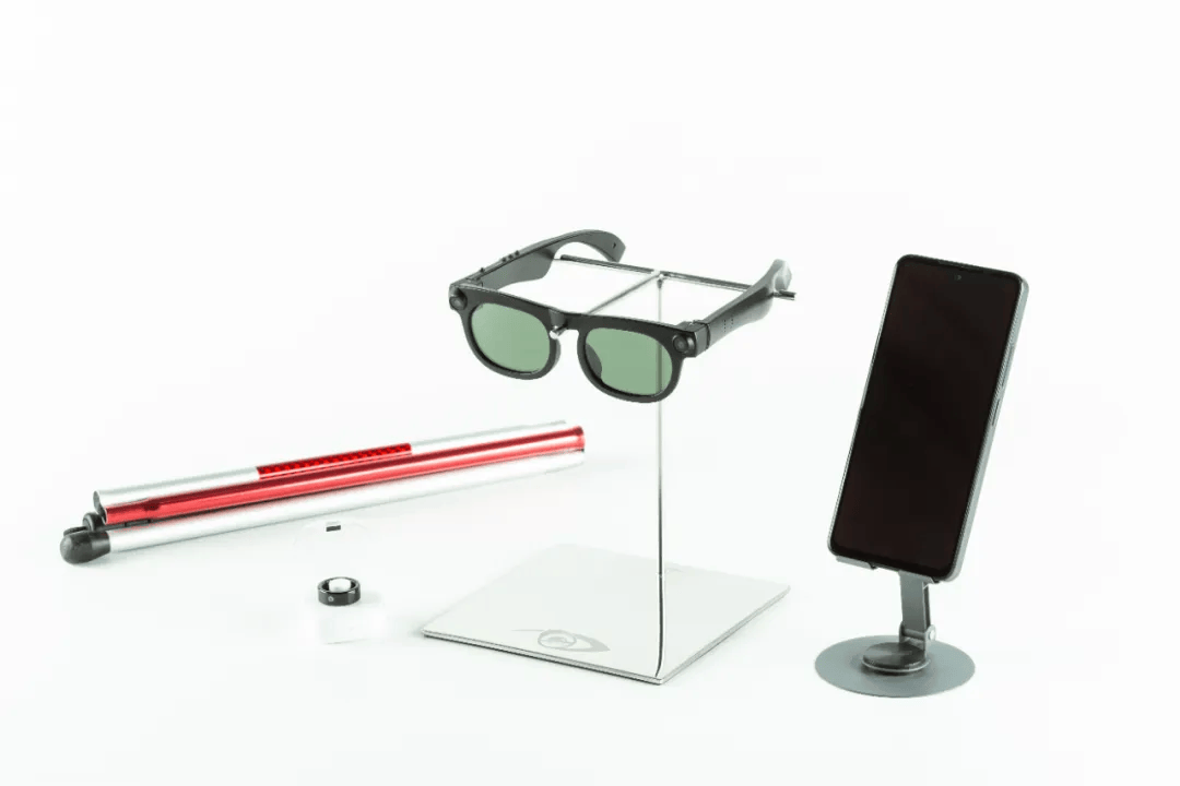 将液态玻璃缔造者跳槽Meta1699元起理想汽车发布AI眼镜AG真人地址豆包手机助手无法用微信？双方回应苹果再失设计大(图4)